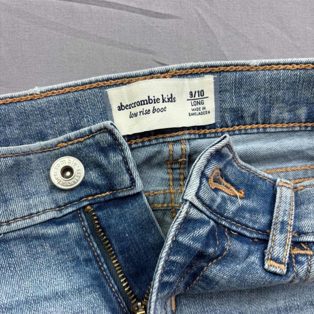 Abercrombie Kids Low Rise Bootcut Jeans Light Wash Butterfly Embroidered 9/10 L - Picture 4 of 9